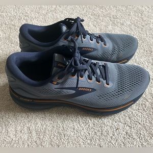 Brooks Ghost 15 Size 9 and 1/2